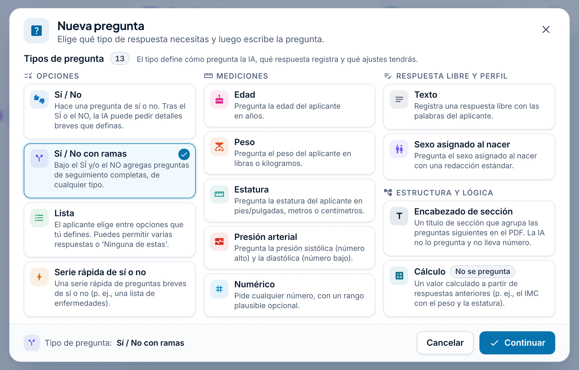 Selector “Tipos de pregunta” con los 13 tipos de pregunta agrupados en Opciones, Mediciones, Respuesta libre y perfil, y Estructura y lógica.